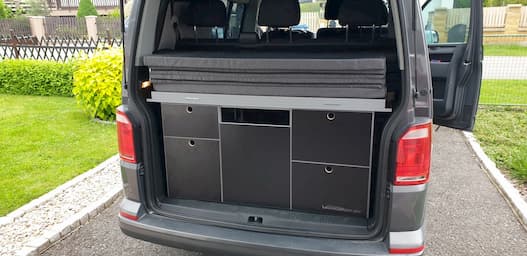 VarioBox SOCKETBOX ve Volkswagenu Caravelle T6 2018